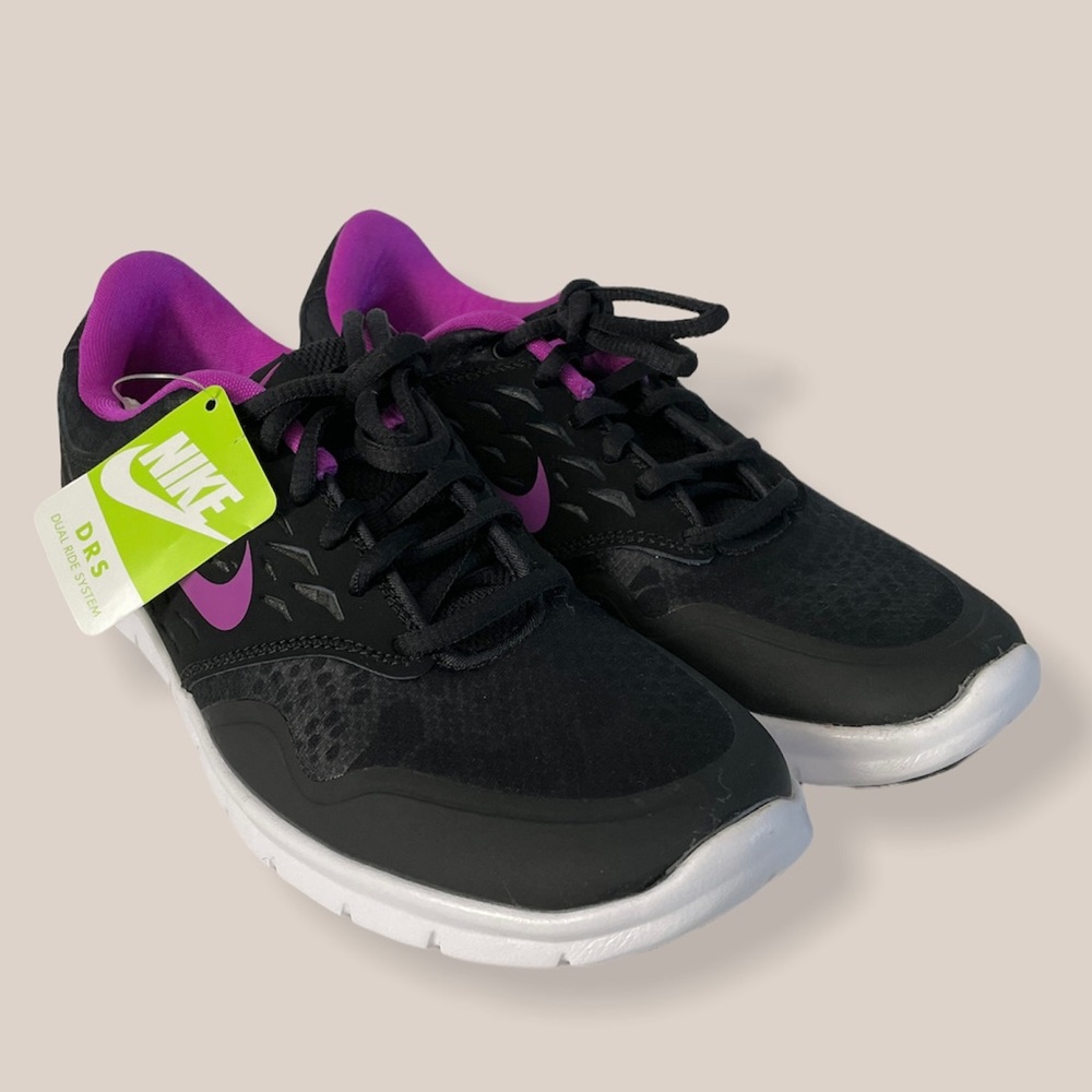 Nike Women's Orive NM Suede Cross Trainer